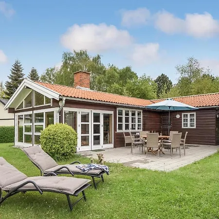 3 Bedroom Amazing In Holiday home